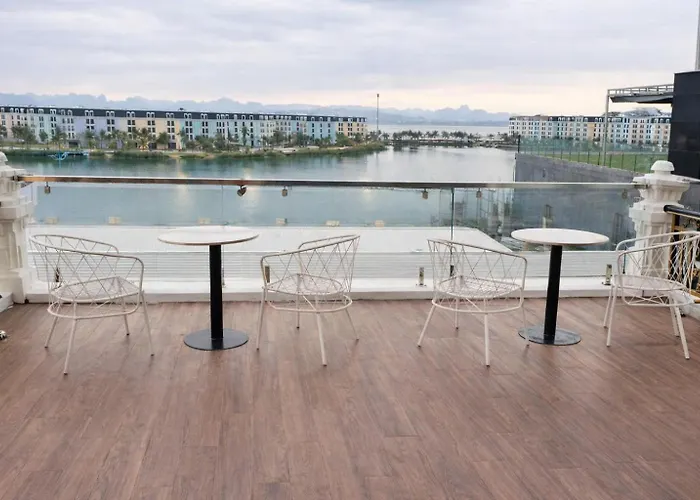Khách sạn Skyline Hạ Long